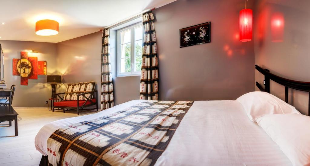 Chateau De La Falque, The Originals Relais Saint-Geniez-d'Olt Room photo